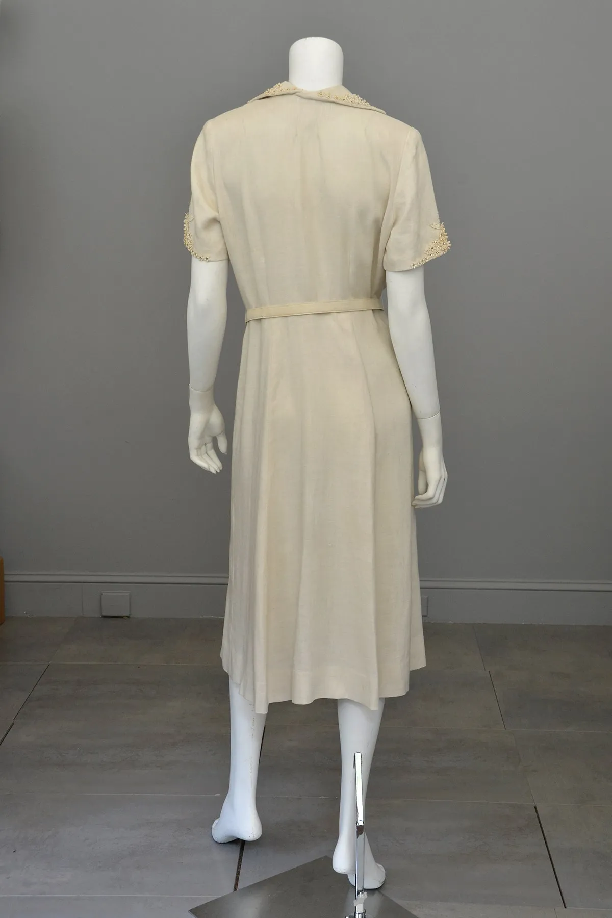 1940s Taupe Linen Dress with Florettes | Size L