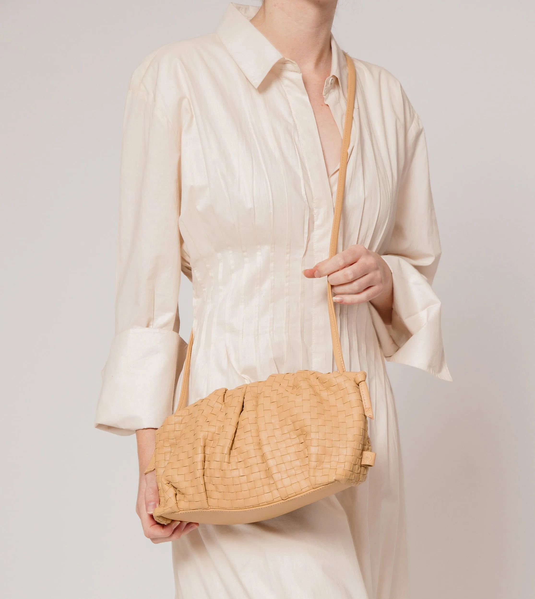 Gigi Woven Crossbody | Tan