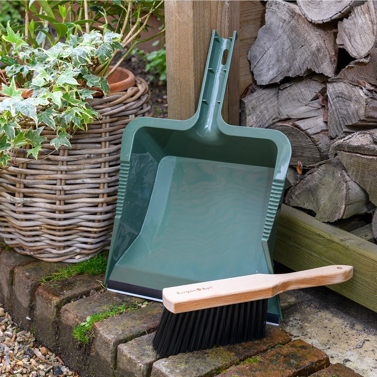 Large Dustpan and Brush Set - RHS Endorsed