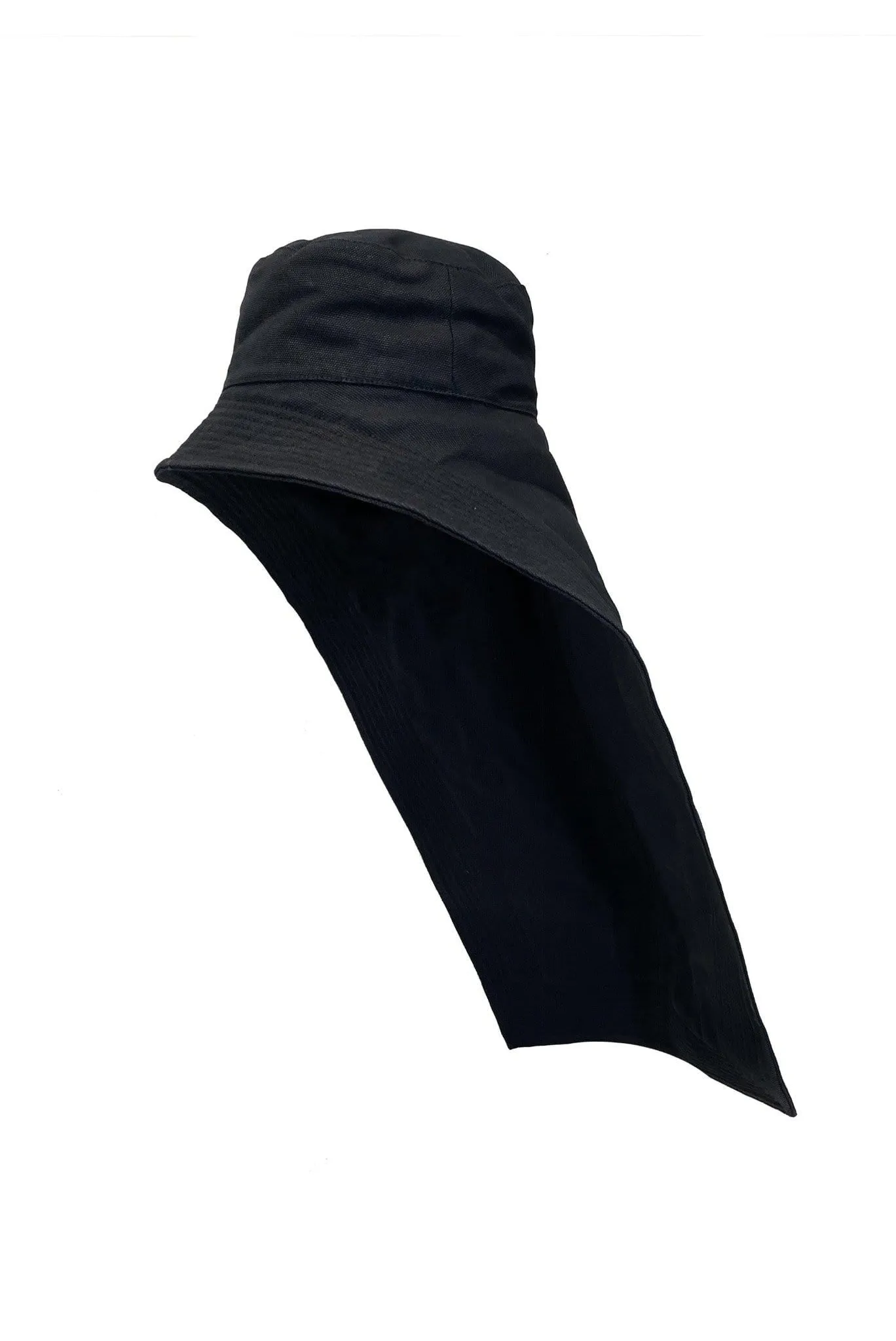 VEILED BUCKET HAT IN BLACK